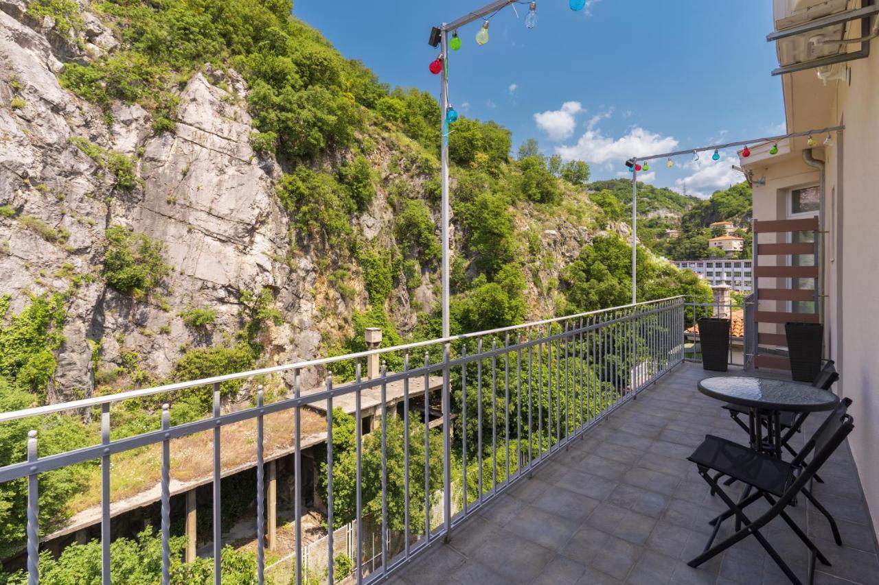 Stunning Apartment In Quiet Street Near Center With Free Parking 4 Floor Ριέκα Εξωτερικό φωτογραφία